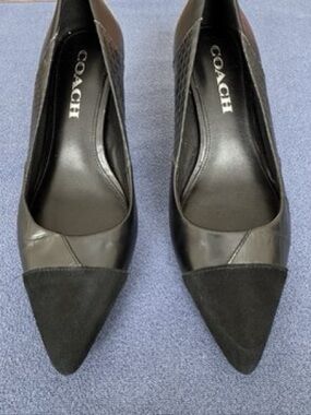 COACH Black Pointed Toe Heels Leather Pumps Classic Dress Shoes (7.5 WOMEN)